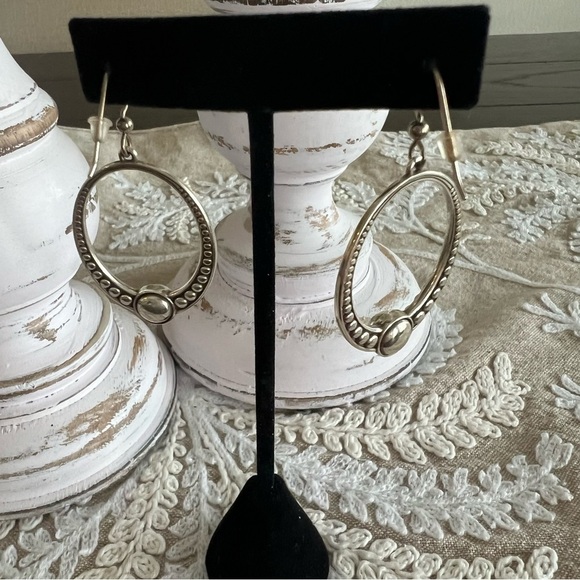 Brighton EUC Oval French Wire Silver Hoop Earrings - Picture 5 of 6